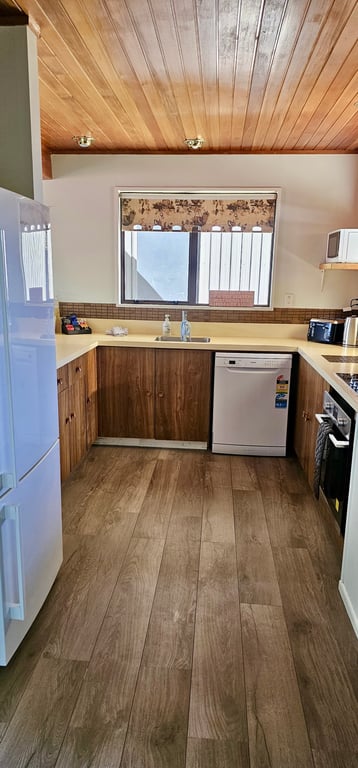 28 Acheron Heights (Pet Friendly) 