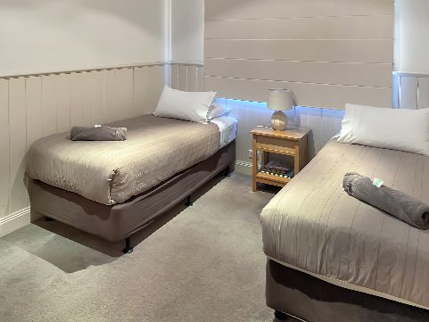 River Rock Cottage  Centrally located and Dog friendly