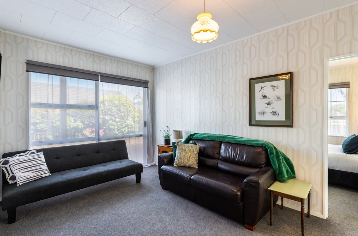 The Golders Getaway: Space for 2 families