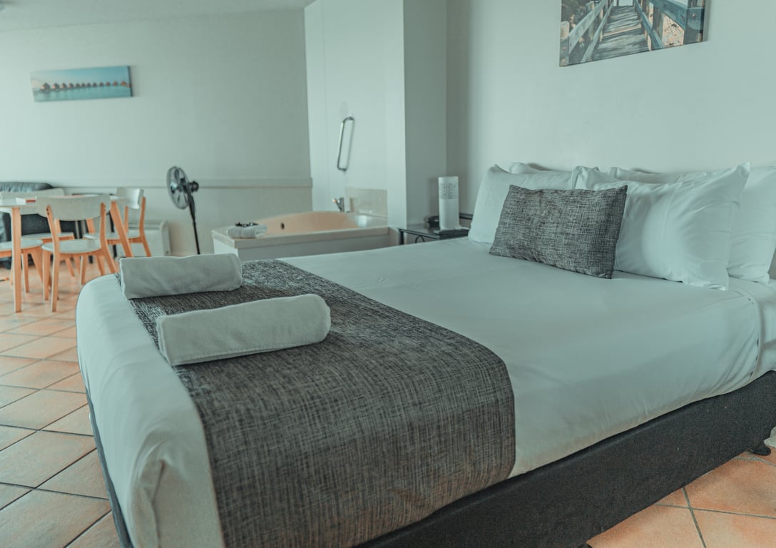 Executive 2 Bedroom Waterfront Wheelchair Accessible