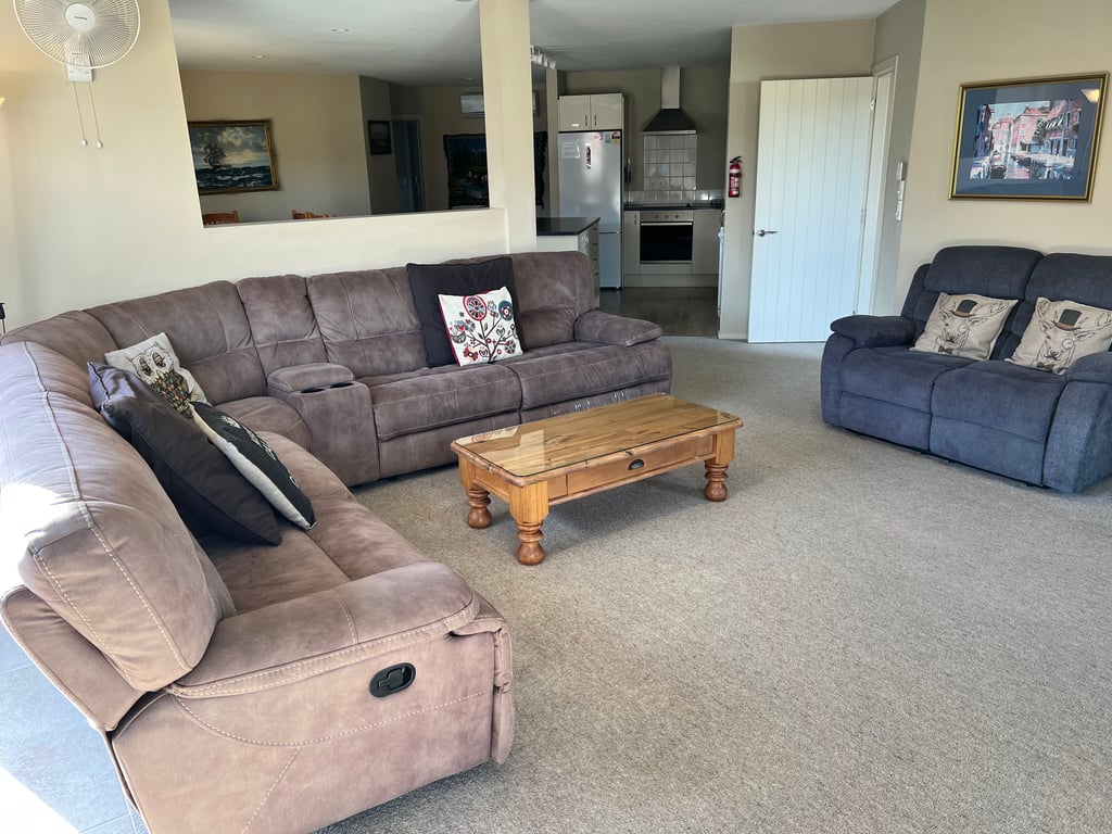 6 Mount Charon Place (Pet Friendly) 