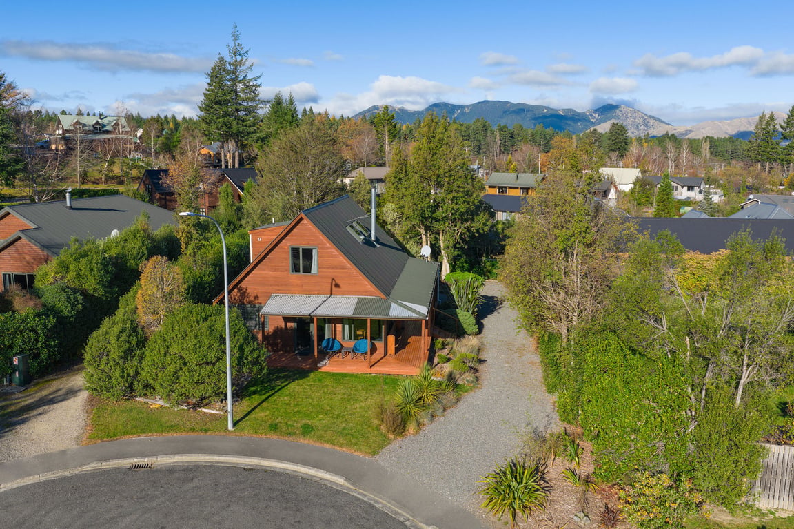 25 Caverhill Close 