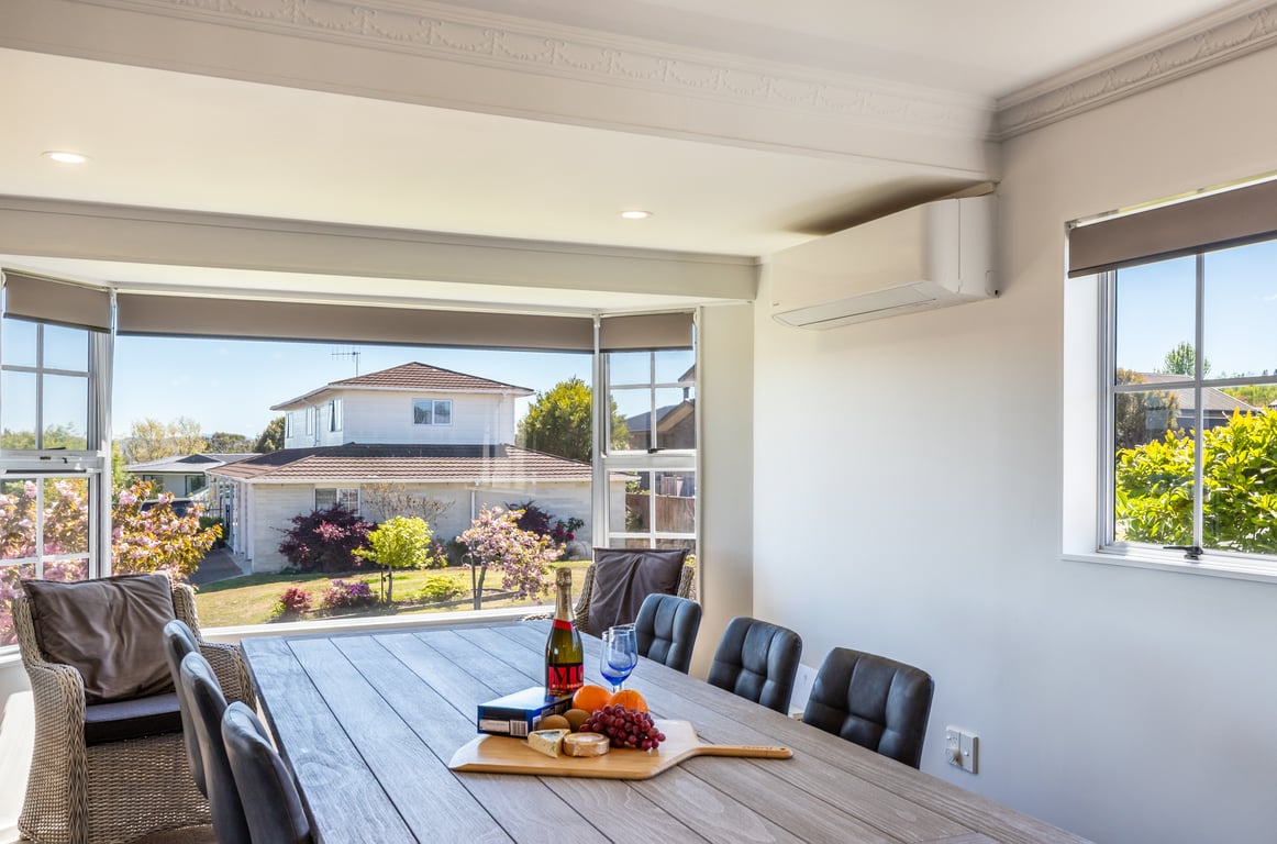 The Golders Getaway: Space for 2 families