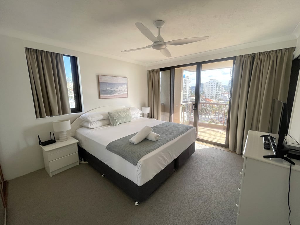 Apartment 18 Level 6 - 2 Bedroom Superior Apartment, Western side