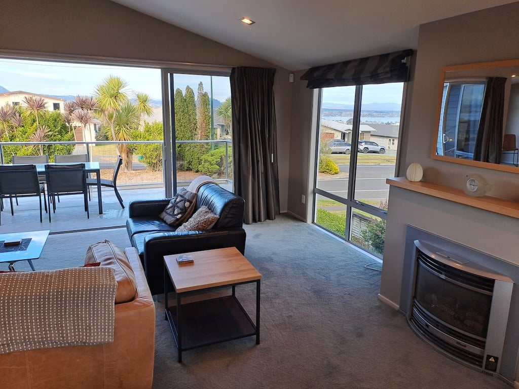 Elevated Taupo Views - Modern Family Home