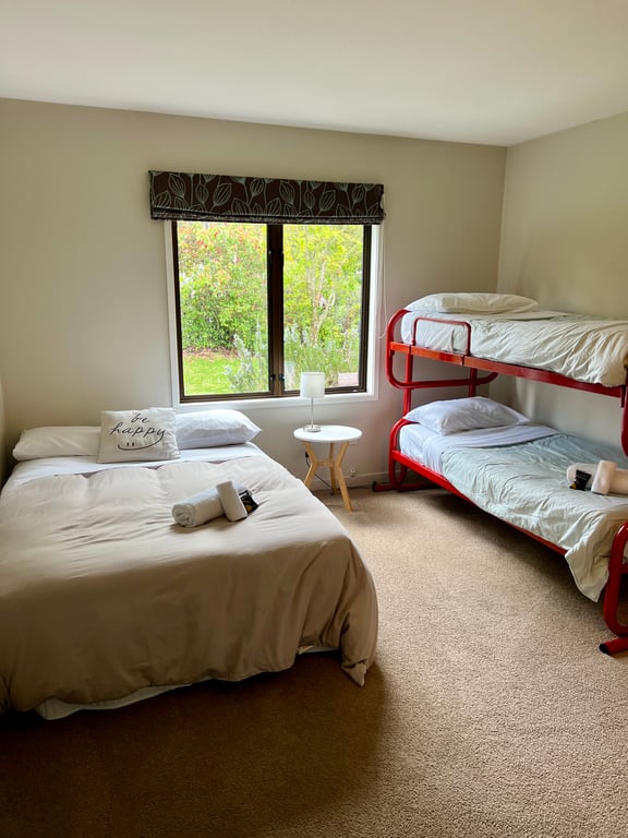 Retreat on Cheltenham (Pet Friendly) 