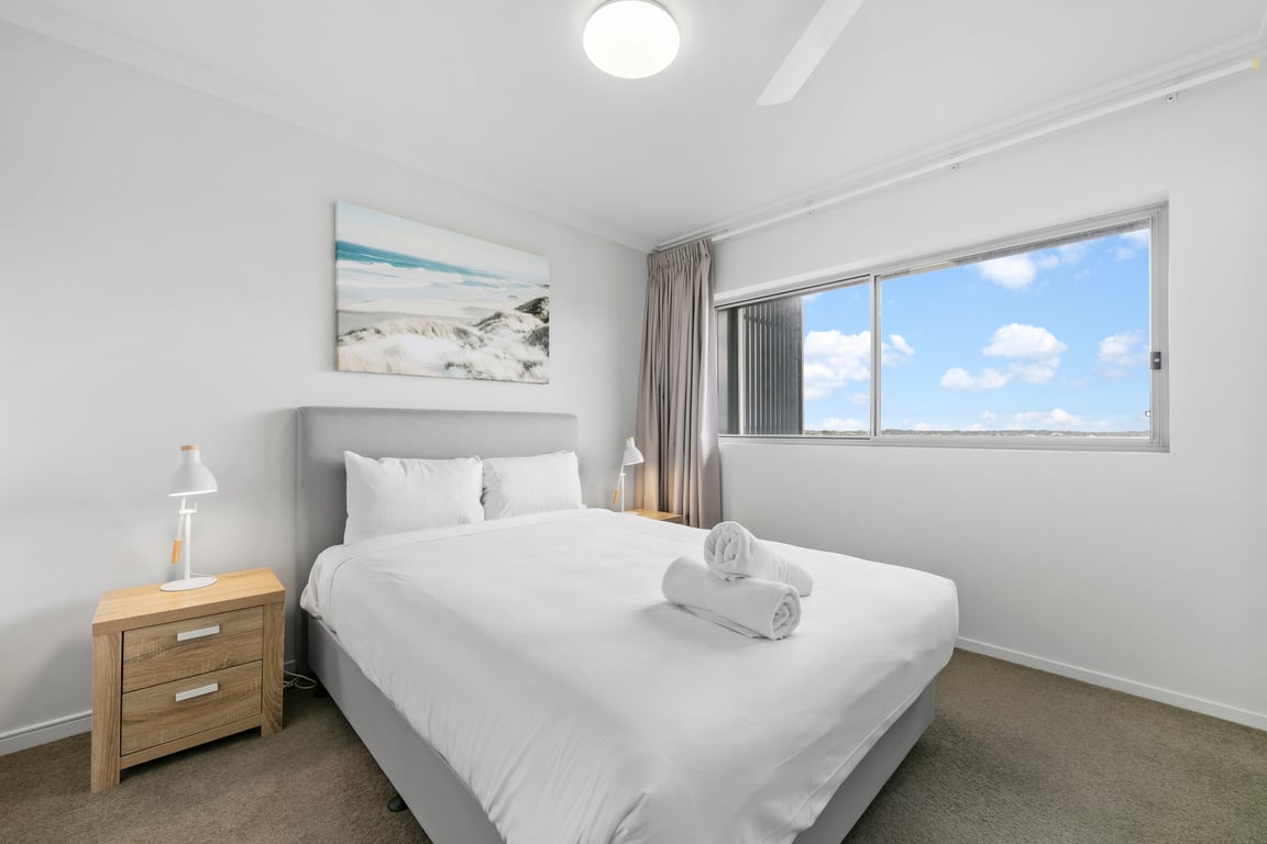 Broadwater 2 Bedroom Apartment