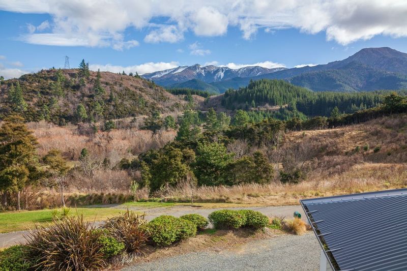 Hillside Hideaway (Pet Friendly) 