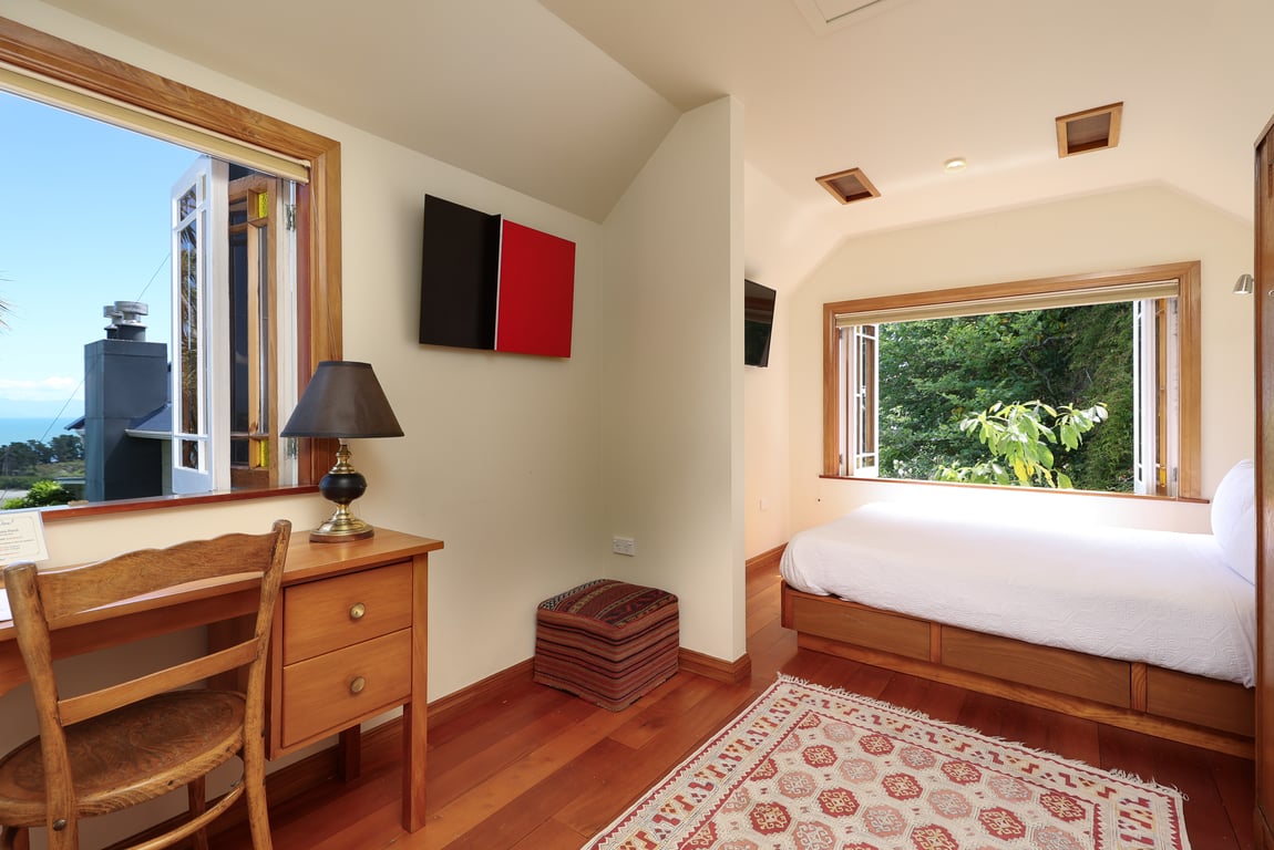 Puna Perch - Te Whare Rangi