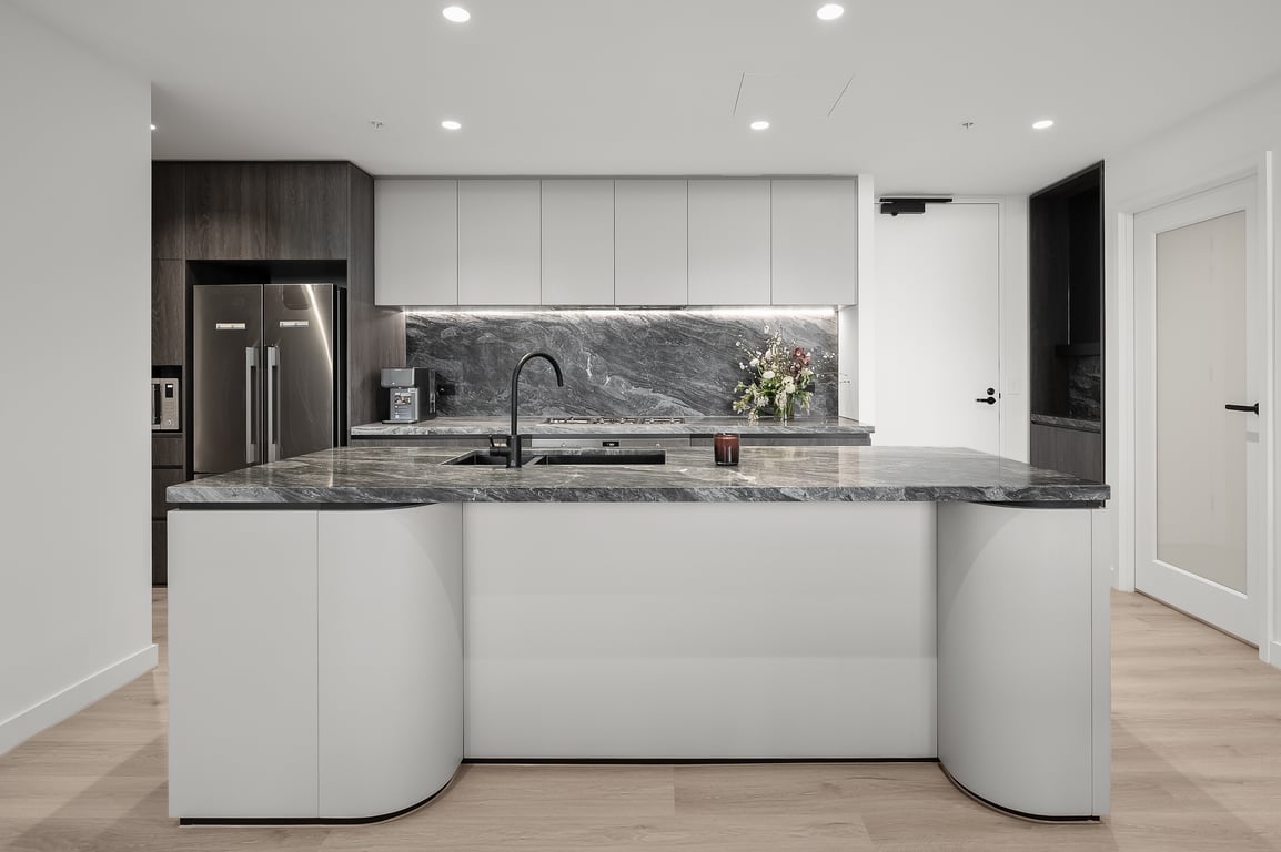 Ocean Glimpse - A Designer Sub-Penthouse @ 333STK