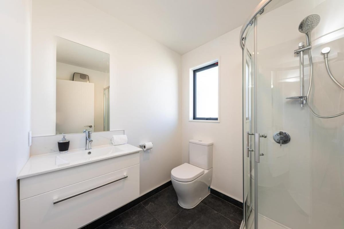 TLH 3 Bedroom Apartment