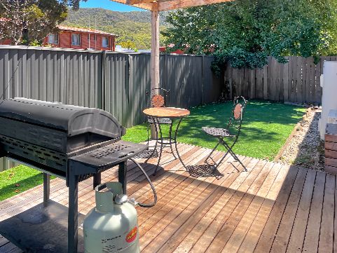 River Rock Cottage  Centrally located and Dog friendly