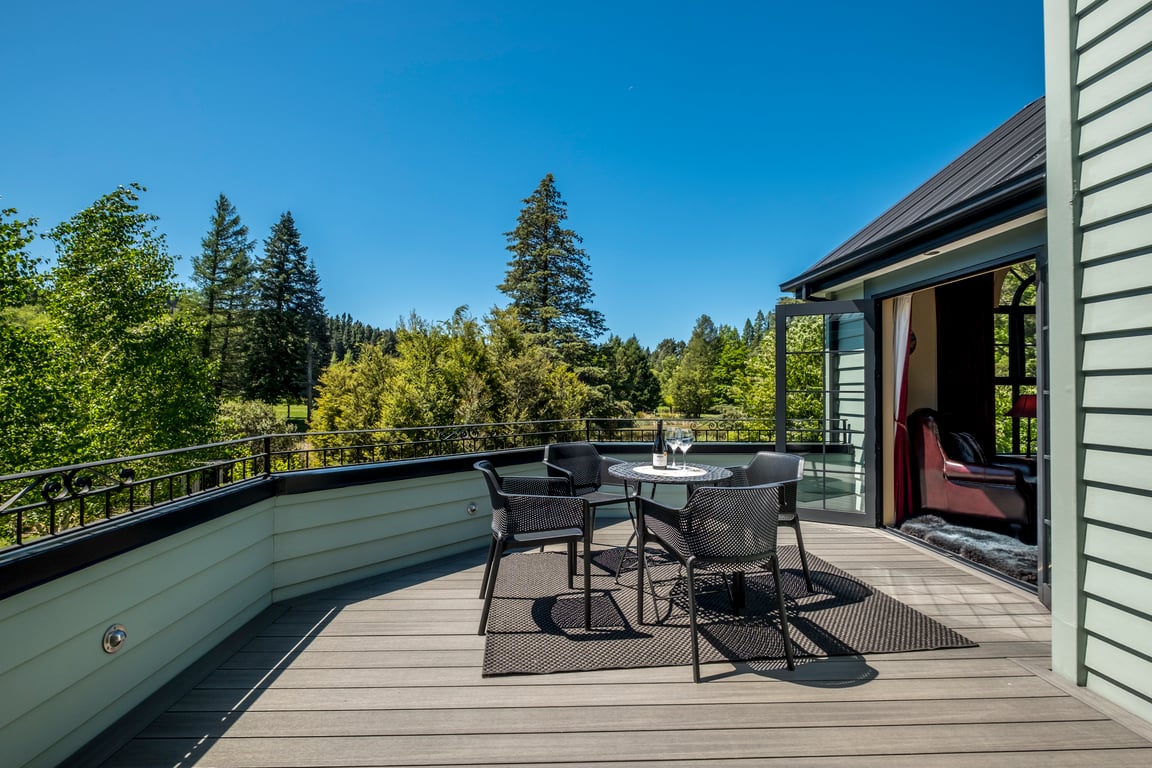 Fontainebleau Luxury Retreat