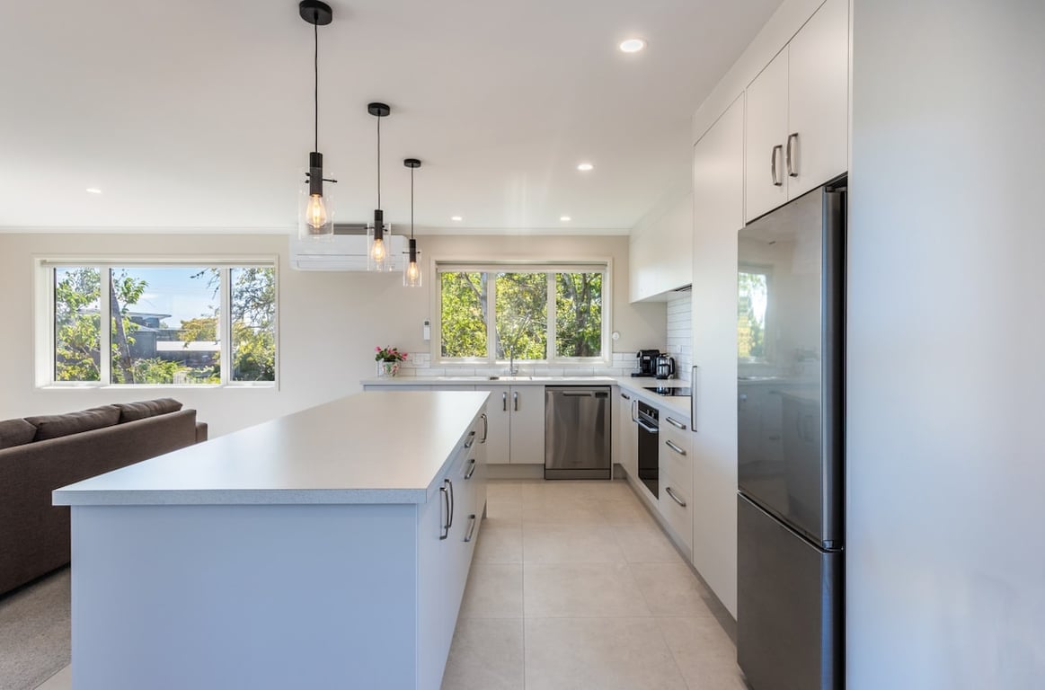 Teti Tranquility - New Build Luxury - Steps From The Great Lake