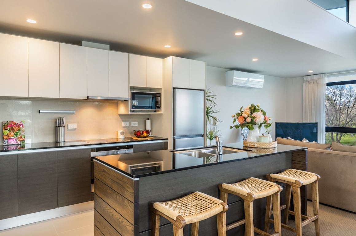Stylish Riverside Retreat With Spa