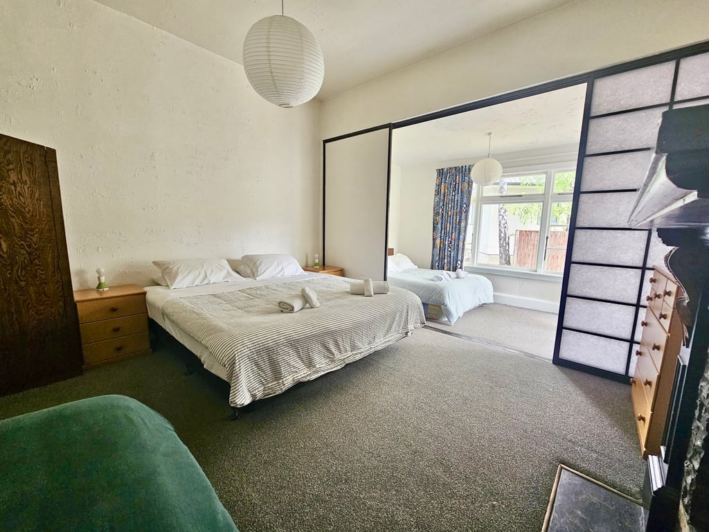 Villa Cheltenham (Pet Friendly) 