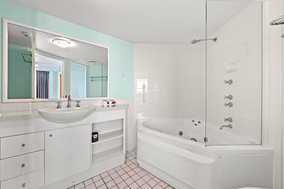 1 Bedroom Budget Hinterland View Spa Apartment