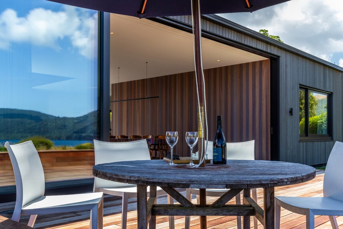 Lochside – Luxury Lakeside Living In Kinloch