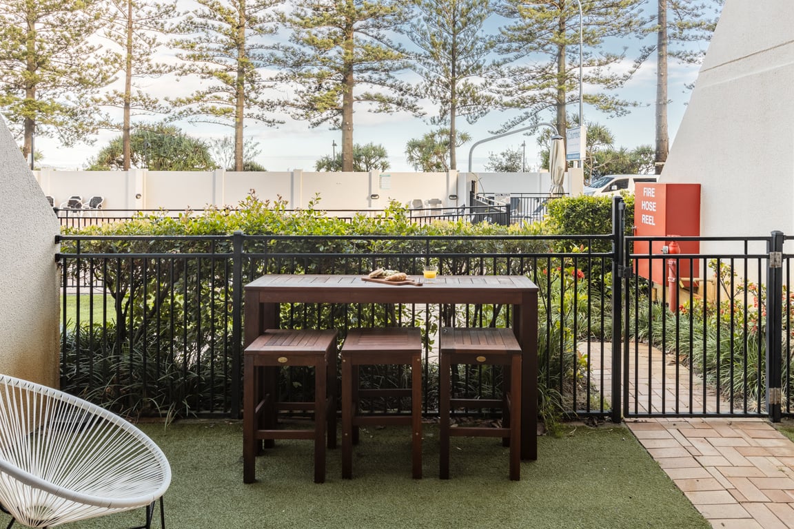 	 Town House 07- Ground level 2 Bedroom 2 Story Townhouse Superior