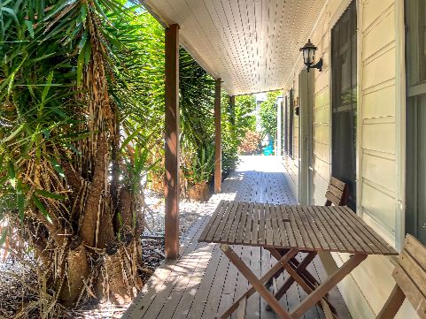 River Rock Cottage  Centrally located and Dog friendly