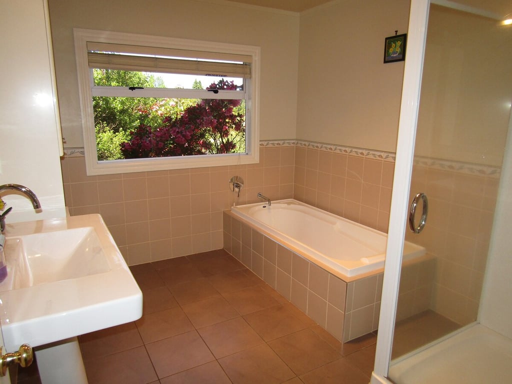 Shepherd House - Large Home With Hot Pool And Wi-Fi