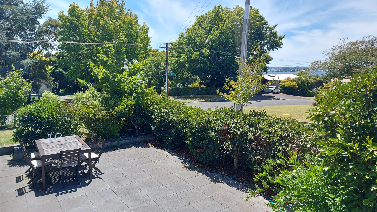 Rainbow Point Pad - Large Elevated Bach With Lake And Mountain Views Free Wi-Fi