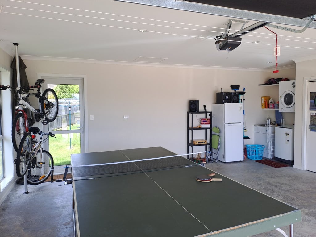 Beautifully Furnished Modern Home In A Quiet Area