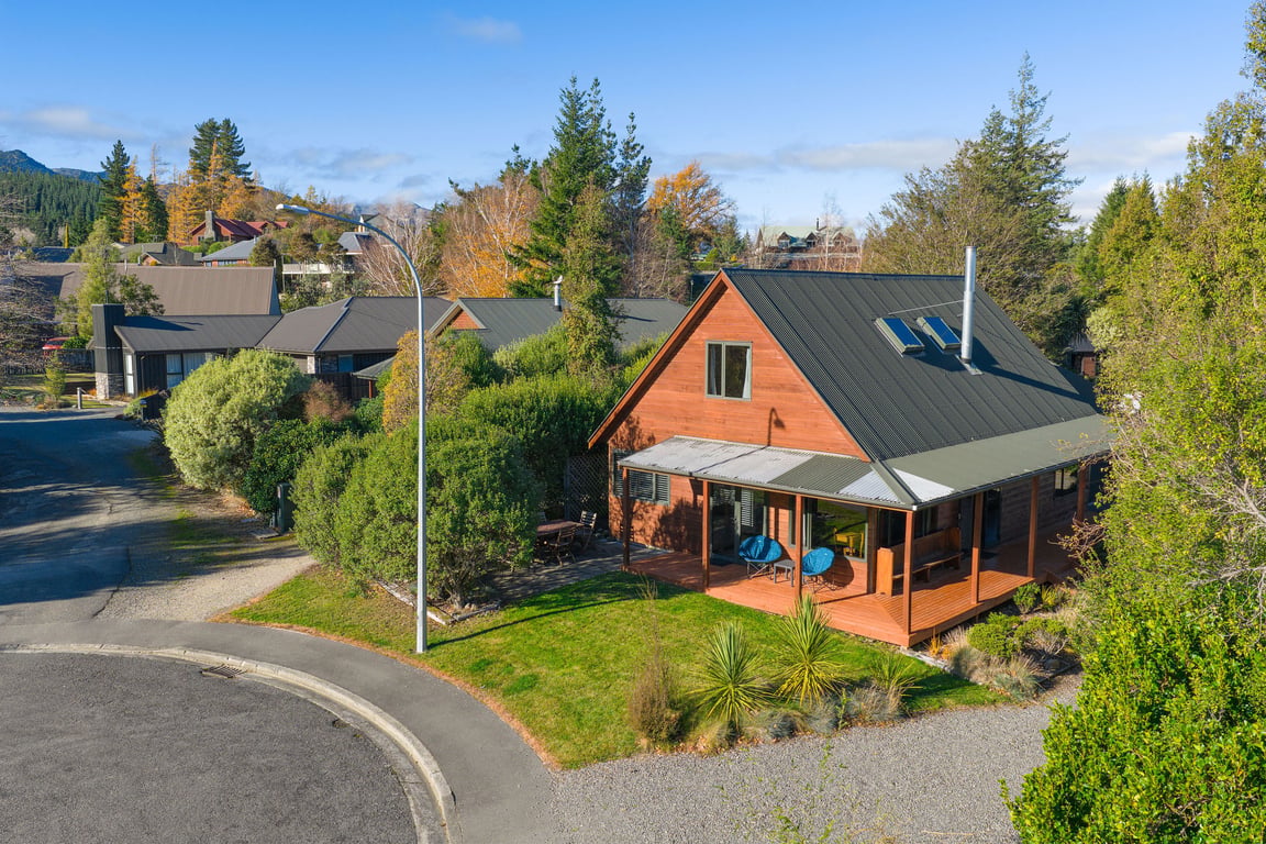 25 Caverhill Close 