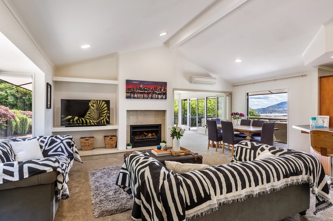 Acacia Bay Views - Serene Panoramic Views Retreat