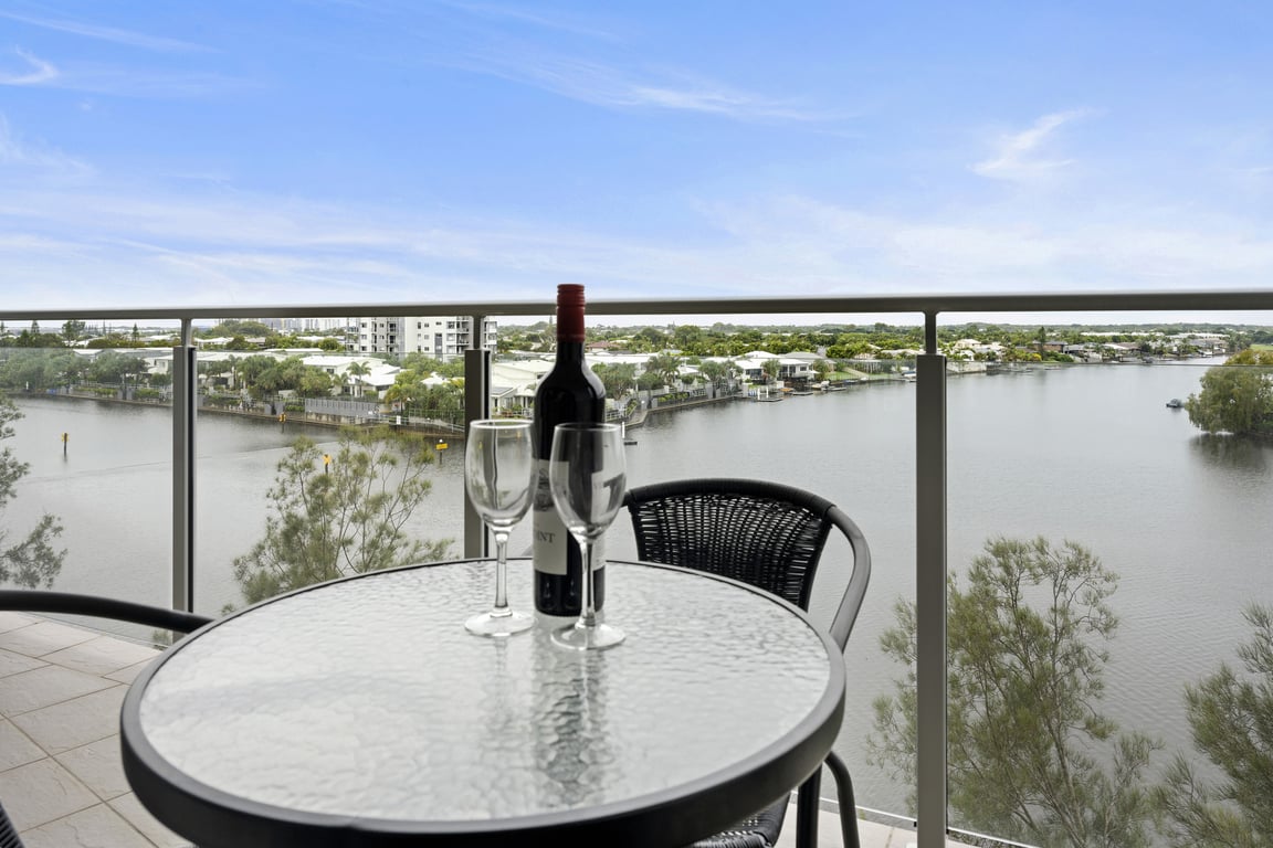 Broadwater 1 Bed Apartment