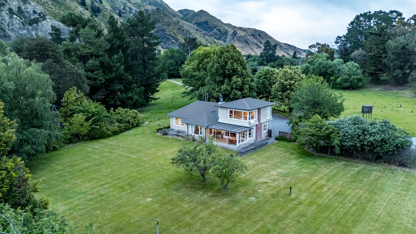 'The Lookout' Lochiel