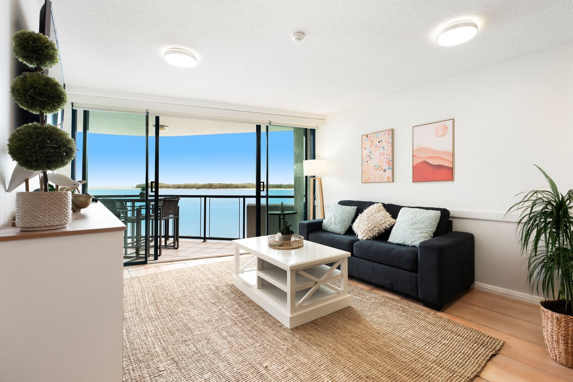 Unit 104 – Deluxe 1 Bedroom Waterfront