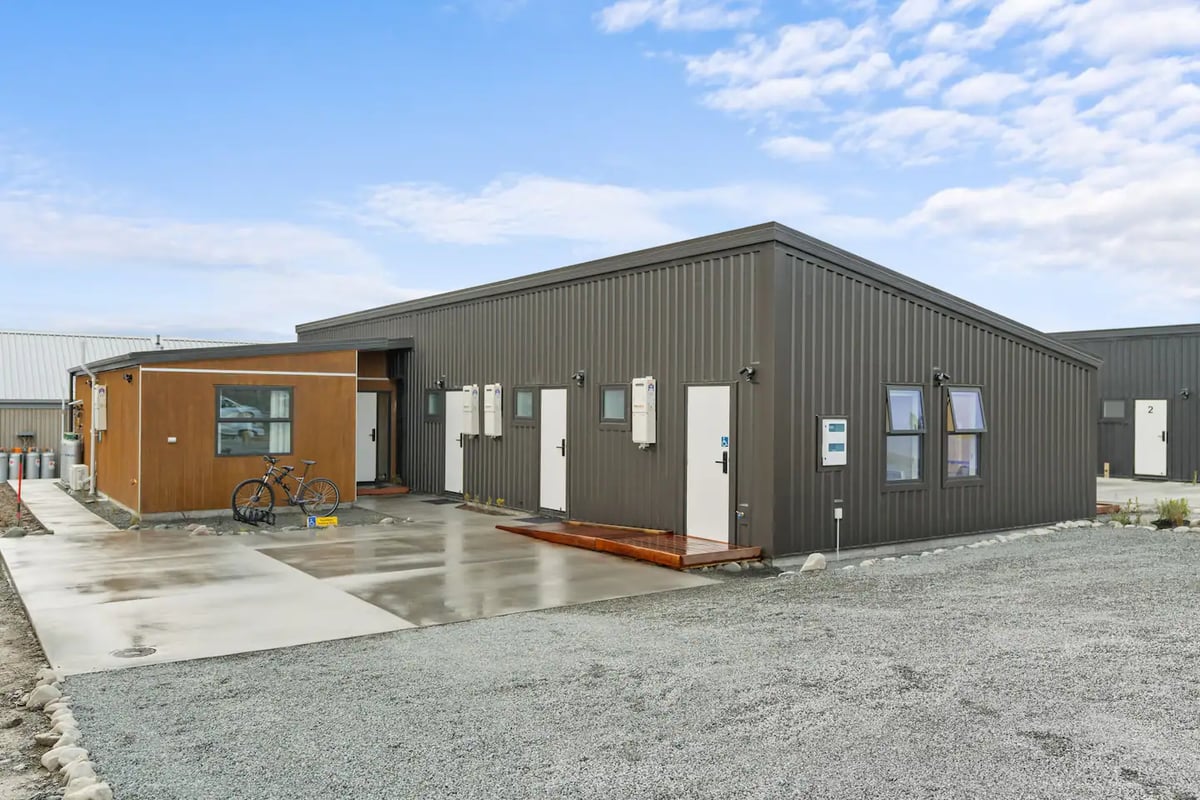 New stylish 2bedroom studio/UnitE