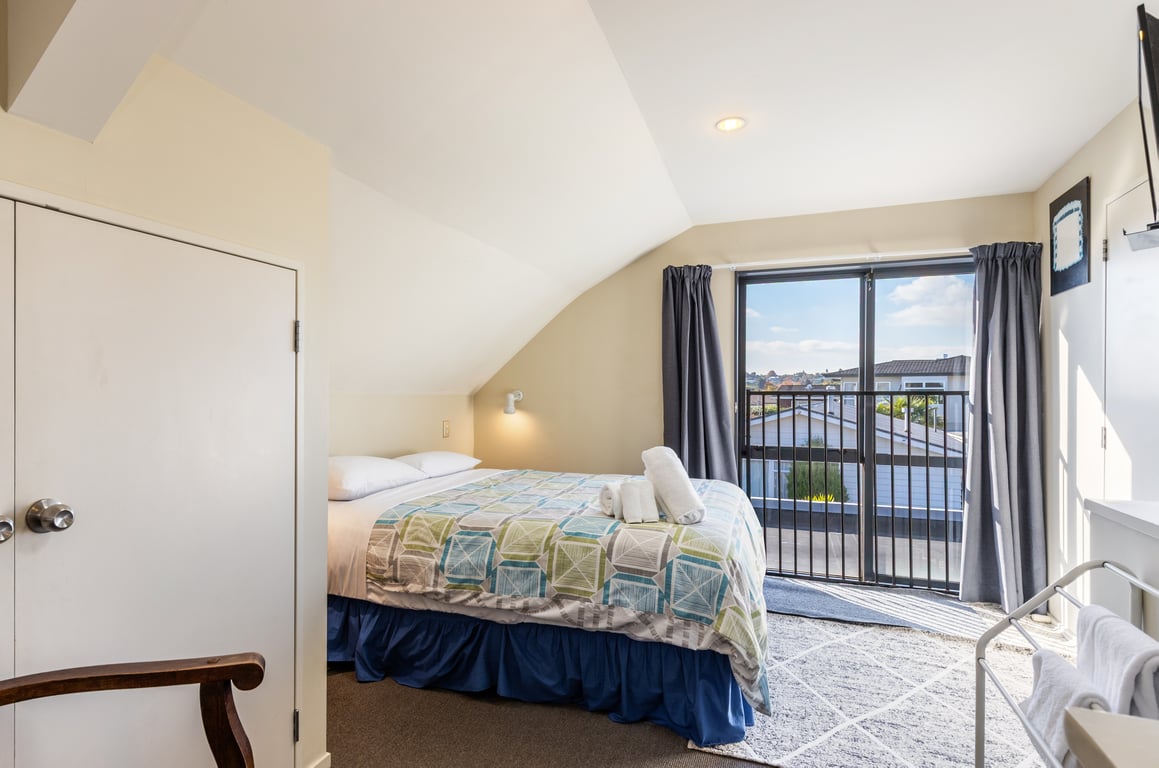 Hawai Holiday House - Large Family Bach - Wi-Fi