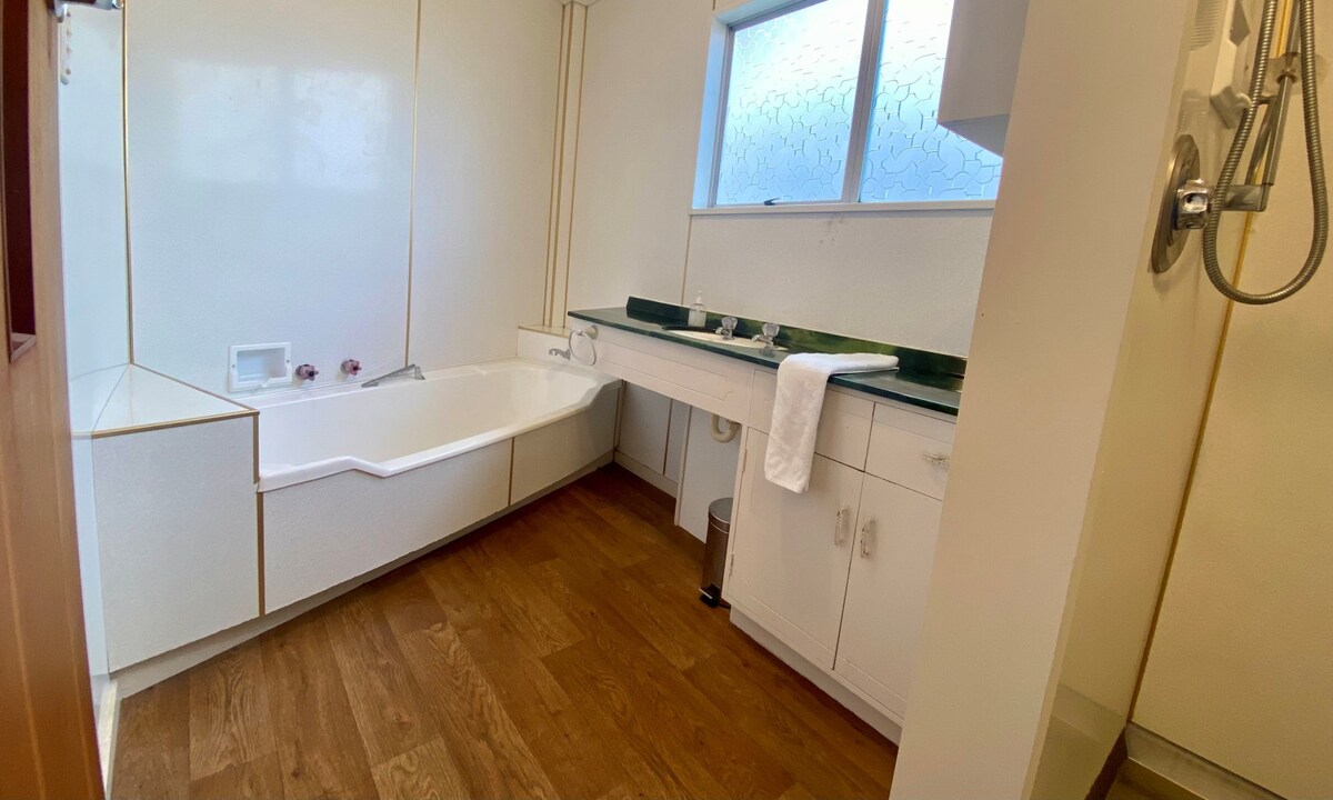 Large Family Home - 2 Mile Bay