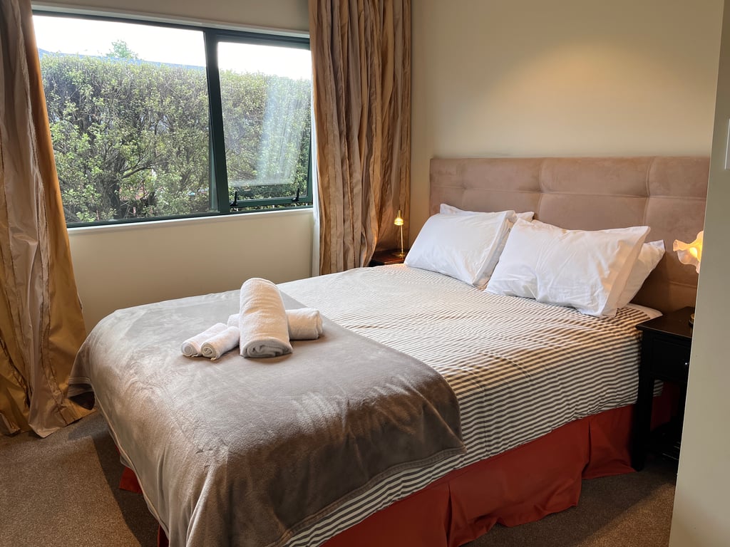 Sunny Family Retreat 