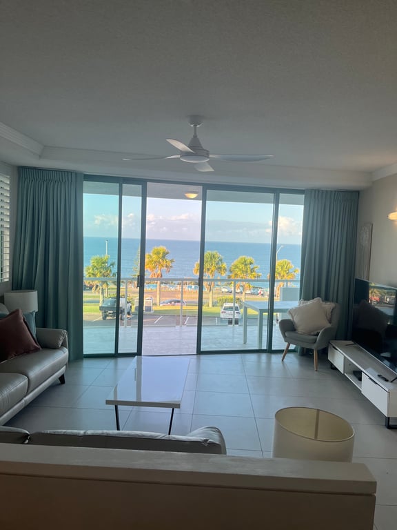 3 BEDROOM OCEAN VIEW @ MARINER 