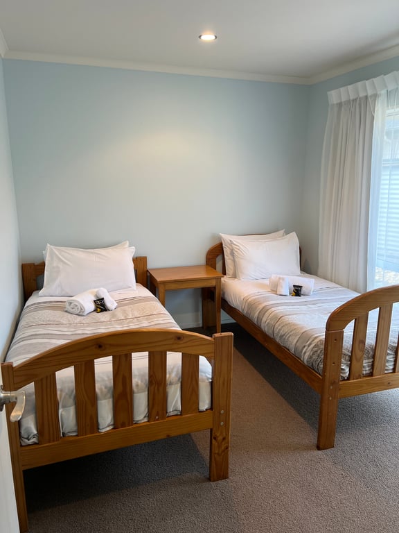 Hillside Hideaway (Pet Friendly) 