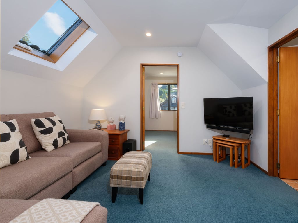 25 Caverhill Close 