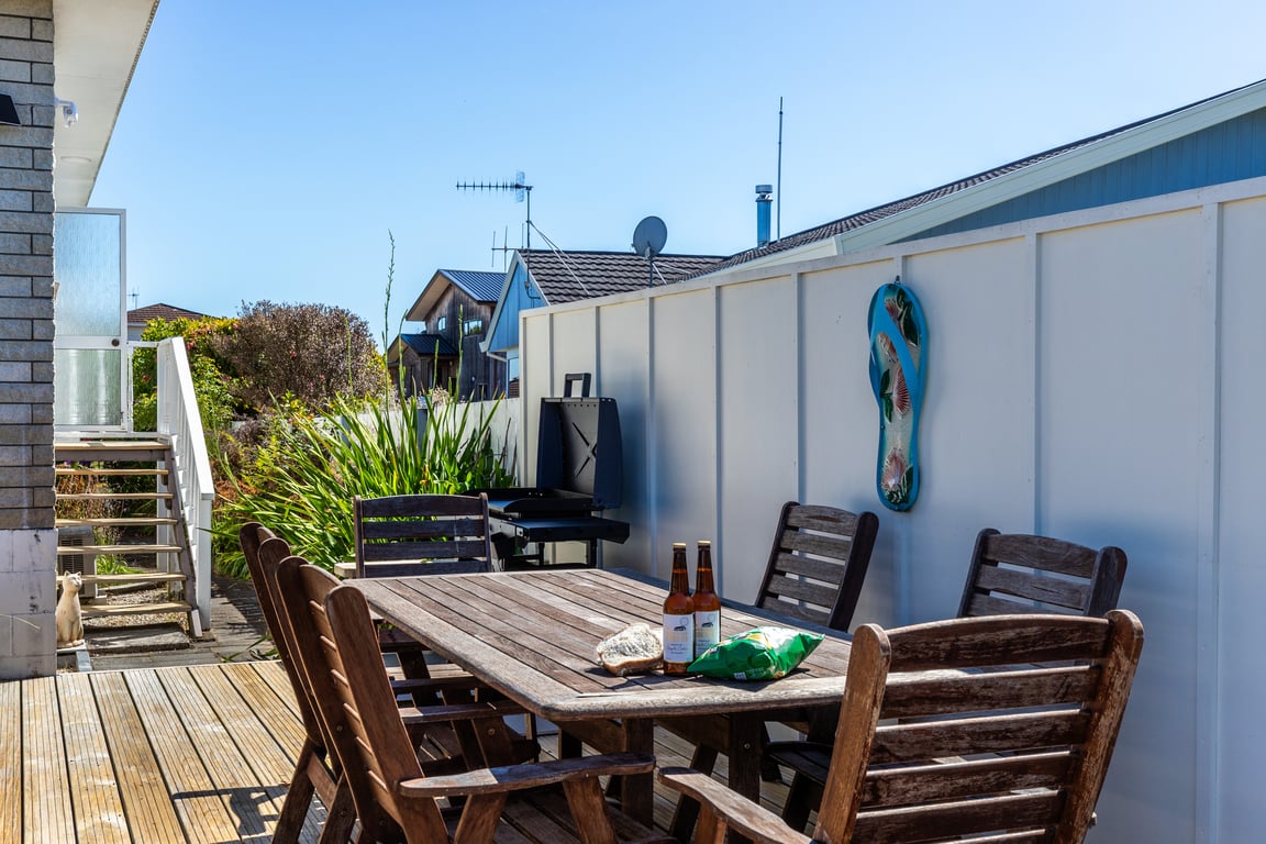 The Golders Getaway: Space for 2 families