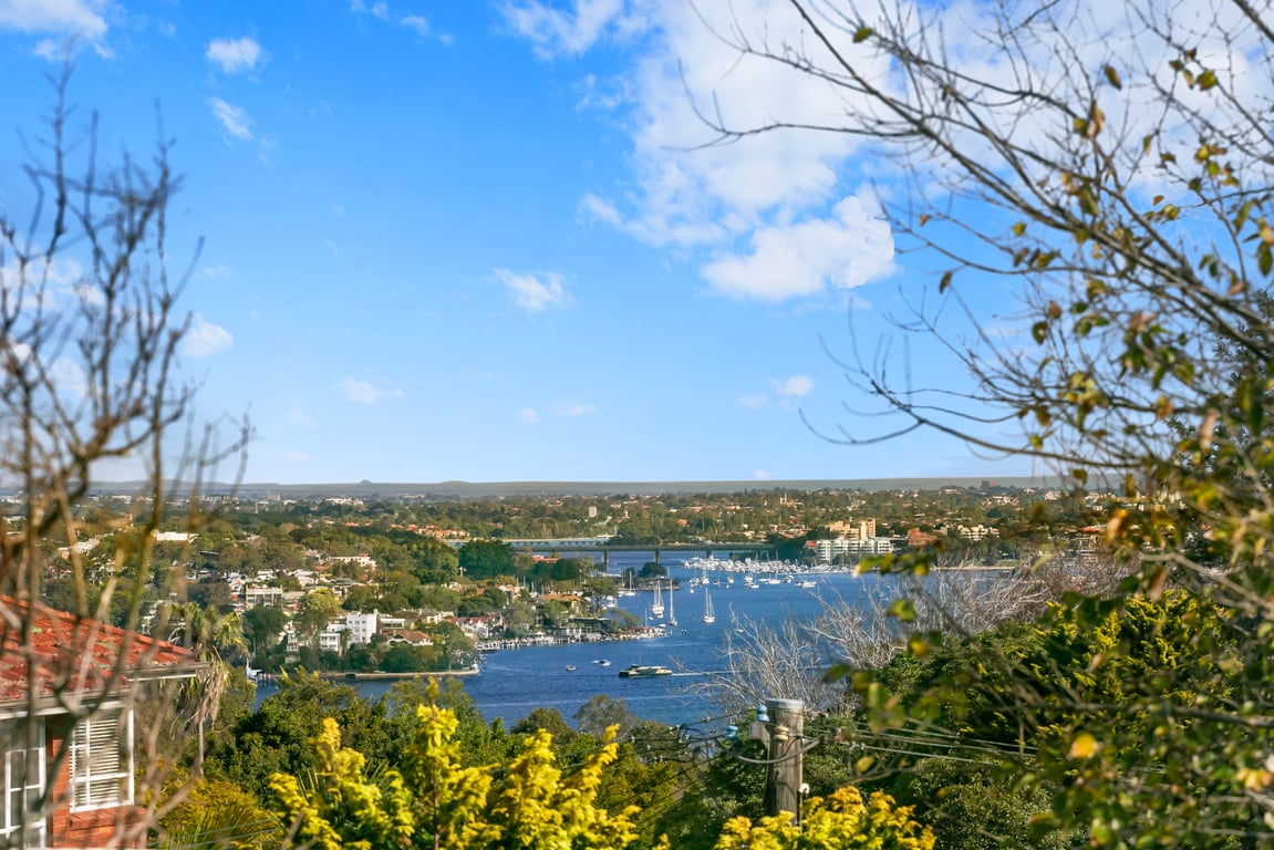 WAV64 - Charming Waverton Escape | Top-Floor 2-Bed With City & Harbour Views