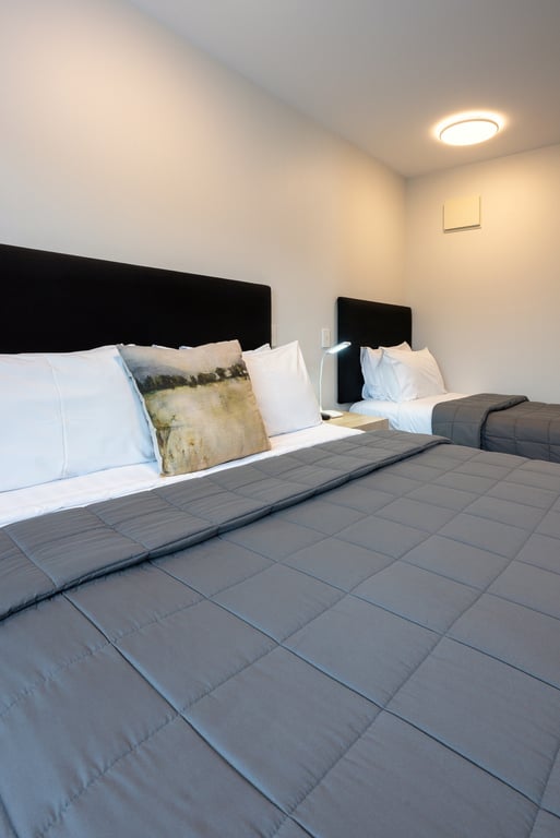 Upper Level 2 Bedroom King