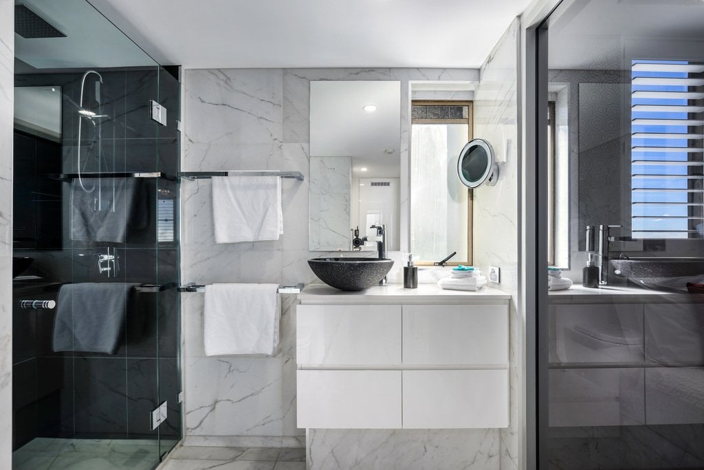 2 Bedroom Luxury Beachfront Apartment