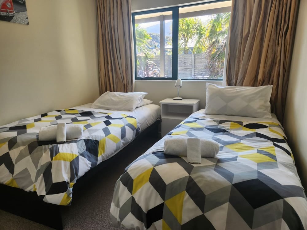 Sunny Family Retreat 