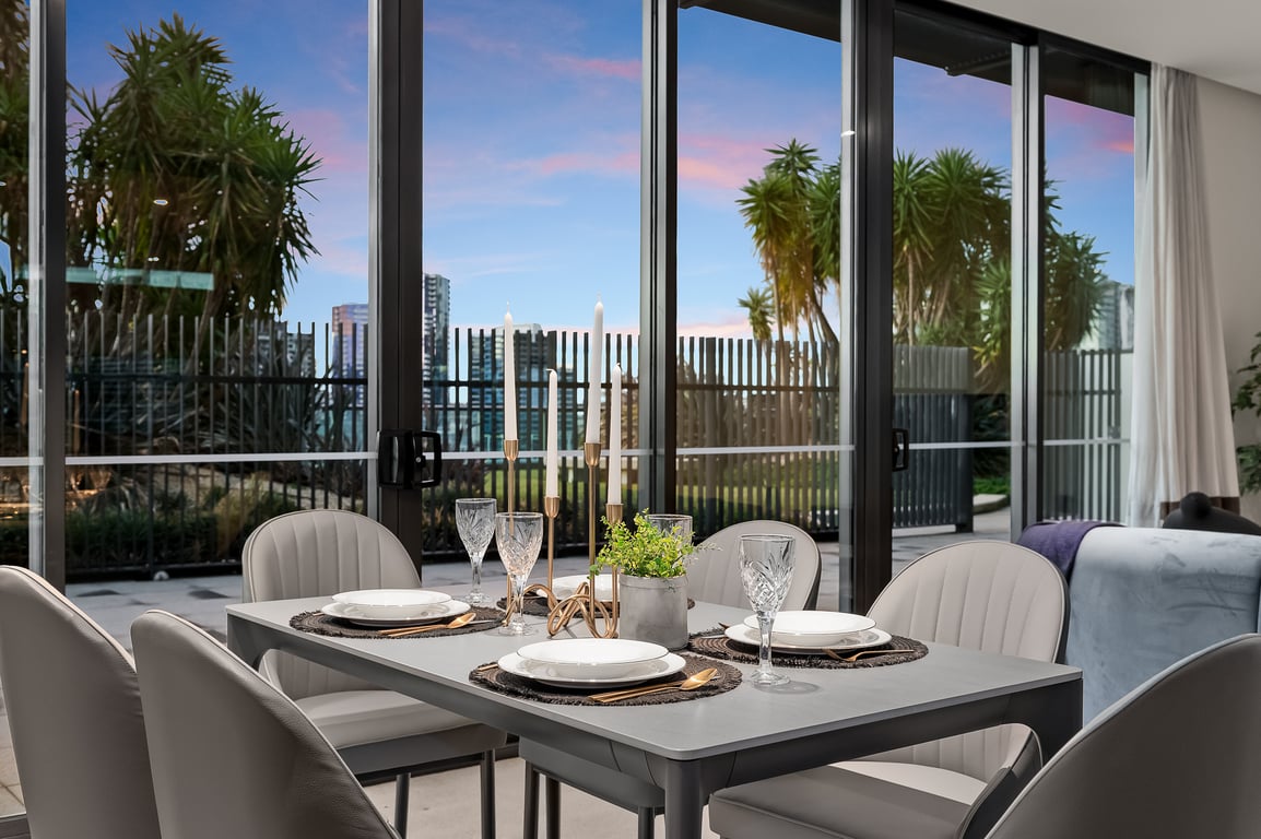 Opulent Harbourside Sanctuary | 3 Bedrooms | 2.5 Bathrooms | Free Parking