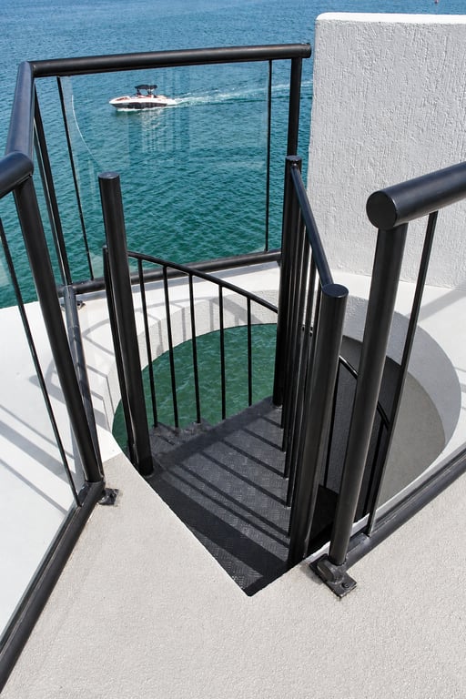 Unit 304 – Deluxe 1 Bedroom Waterfront Rooftop