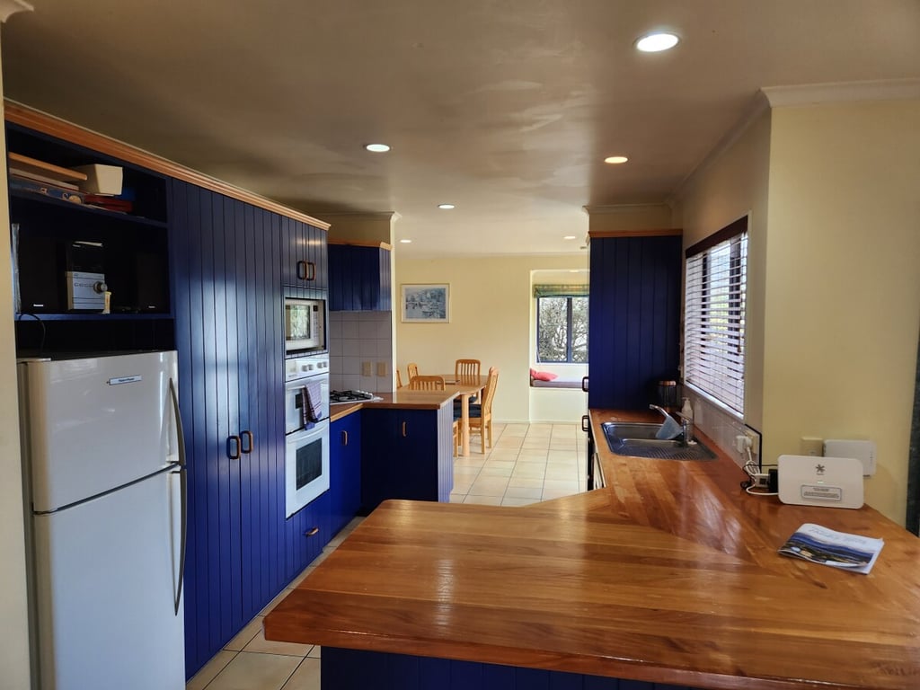 Quiet Family Home Near Hot Pools & Botanical Gardens