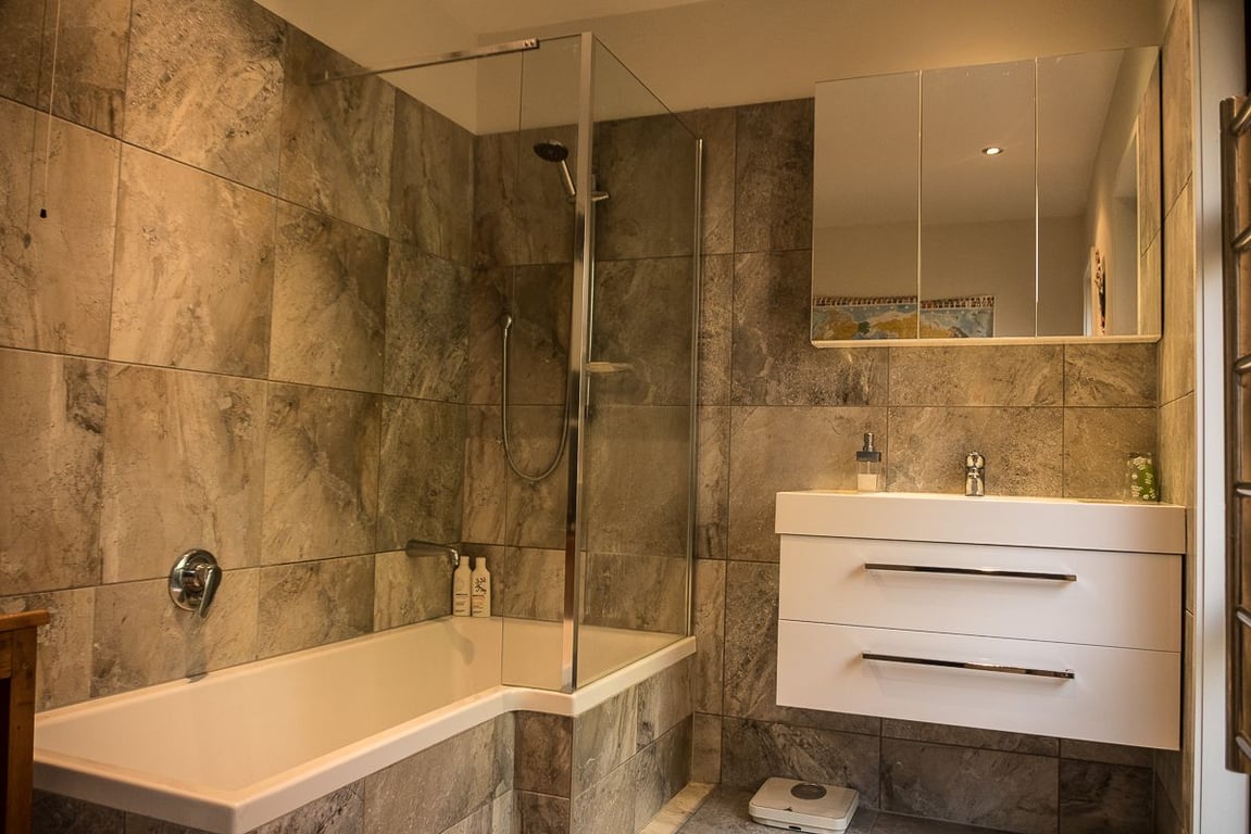 Retreat on Cheltenham (Pet Friendly) 