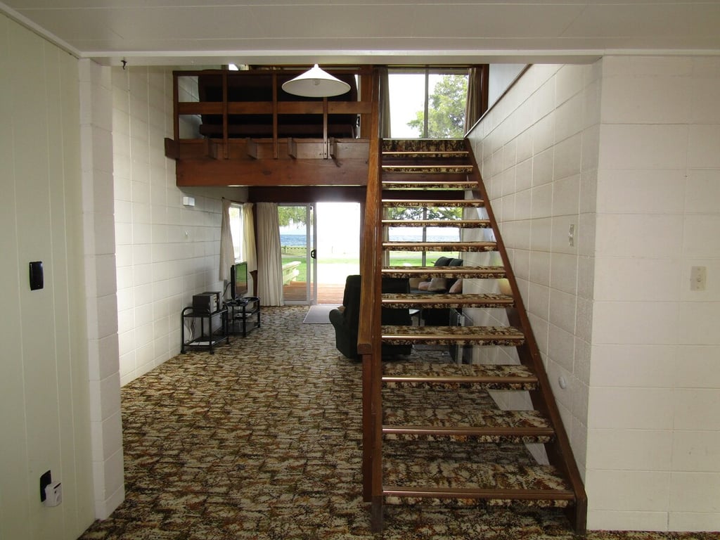 Classic Kiwi Bach By The Lake – Family Friendly In Five Mile Bay