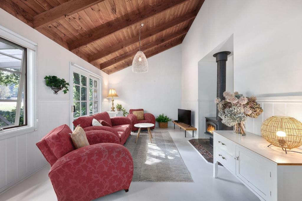 Jamieson Cottage 4 - By the River